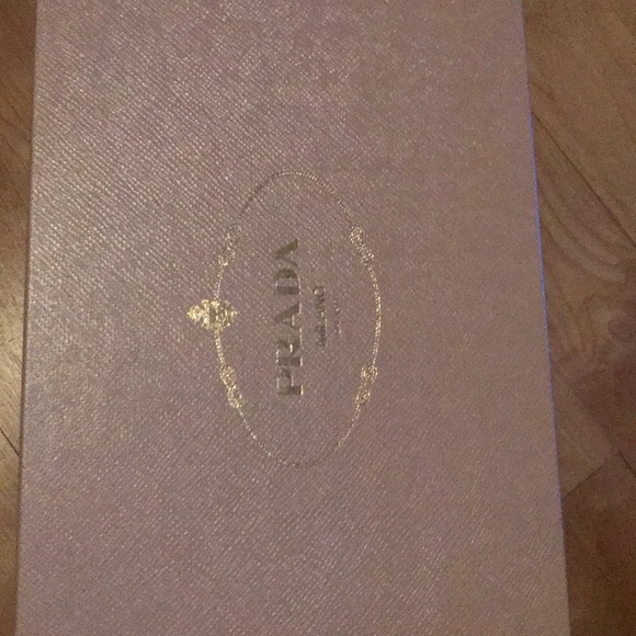 Authentic Prada sandals only worn once - Picture 7 of 8